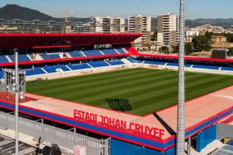 موندو: ملعب يوهان كرويف الأقرب لاستضافة مباراة برشلونة وفالنسيا